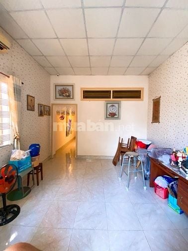 Nhà Cấp 4 sân vườn gần Hoàng Anh Gold House, DT 5x20m