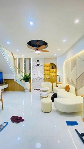 Nhà sân vườn nghỉ dưỡng trung tâm Phú Nhuận 51m² + sân riêng 39m²