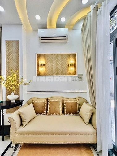 Nhà sân vườn nghỉ dưỡng trung tâm Phú Nhuận 51m² + sân riêng 39m²