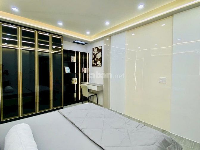 Nhà Sân Vườn 2Tầng 8x9,8(90m2) Hẻm 3m Thích Quảng Đức - Hoàng Hoa Thám