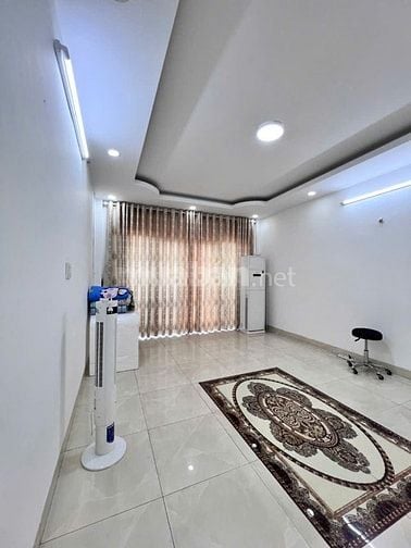 Cho thuê nhà mặt tiền Tân Sơn, P.15, Q.Tân Bình giá 28tr