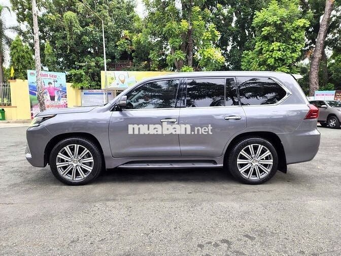 Lexus LX 570 nhập Mỹ, cực mới,xe nhà toàn trùm mền