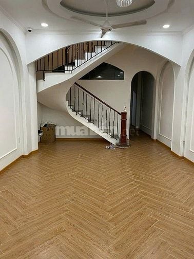 Cho thuê nhà mặt tiền Tân Sơn, P.15, Q.Tân Bình giá 28tr