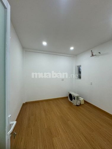 Nhà vị trí đẹp Trung tâm Quận 1