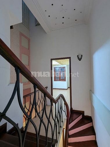 Cho thuê nhà hẻm xe hơi đường Đặng Văn Ngữ, Phường Phú Nhuận, HCM