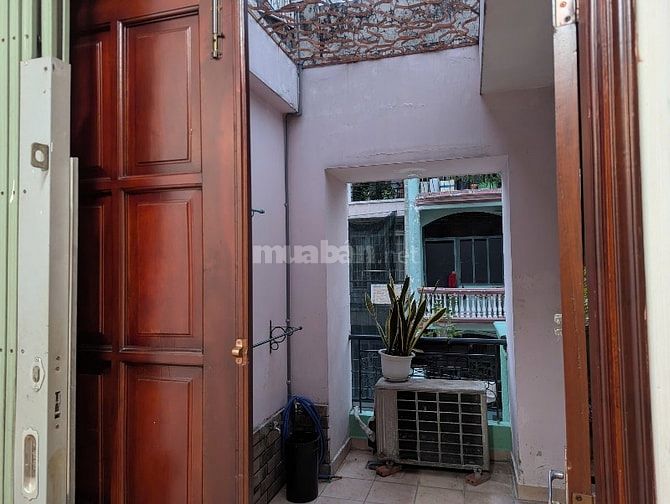 Cho thuê nhà hẻm xe hơi đường Đặng Văn Ngữ, Phường Phú Nhuận, HCM