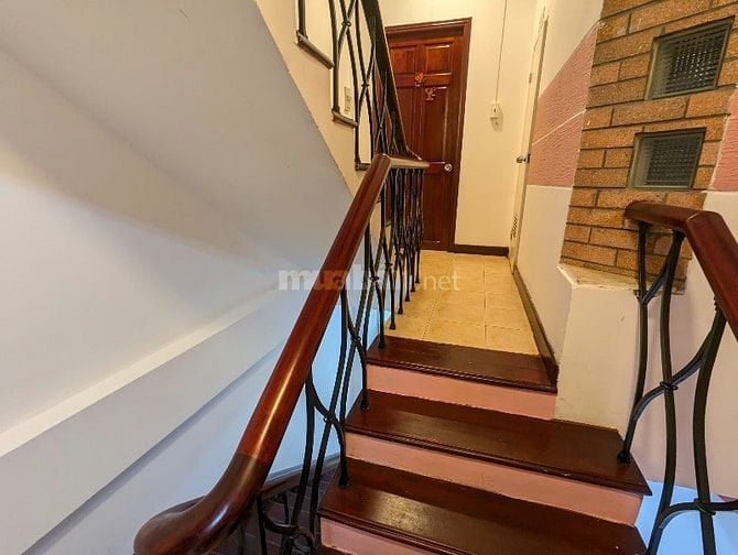 Cho thuê nhà hẻm xe hơi đường Đặng Văn Ngữ, Phường Phú Nhuận, HCM