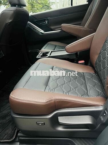 Toyota Innova 2024 Cross HEV 2.0 CVT - 2000 km