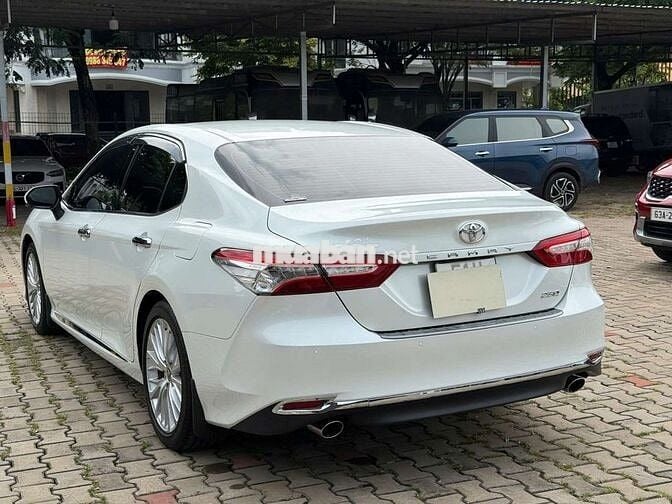 Toyota camry 2.5Q 11000 km