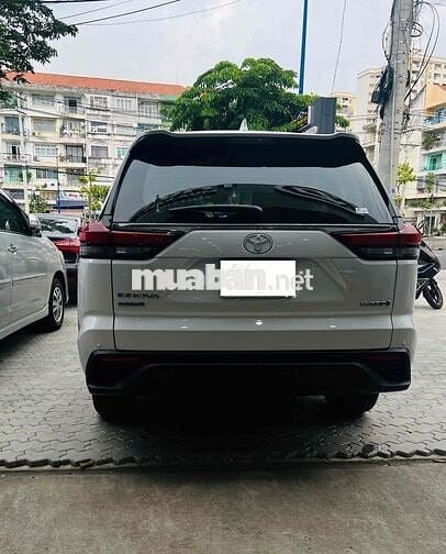 Toyota Innova 2024 Cross HEV 2.0 CVT - 2000 km