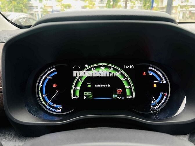 Toyota Innova 2024 Cross HEV 2.0 CVT - 2000 km