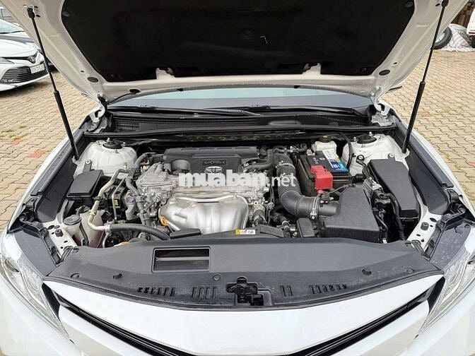 Toyota camry 2.5Q 11000 km