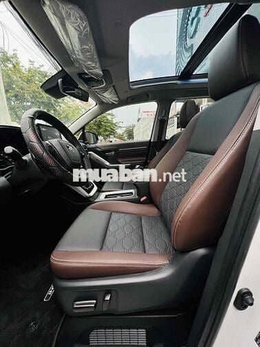 Toyota Innova 2024 Cross HEV 2.0 CVT - 2000 km