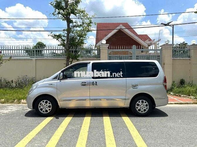 Hyundai Grand Starex 2011 2.5 MT - 180000 km