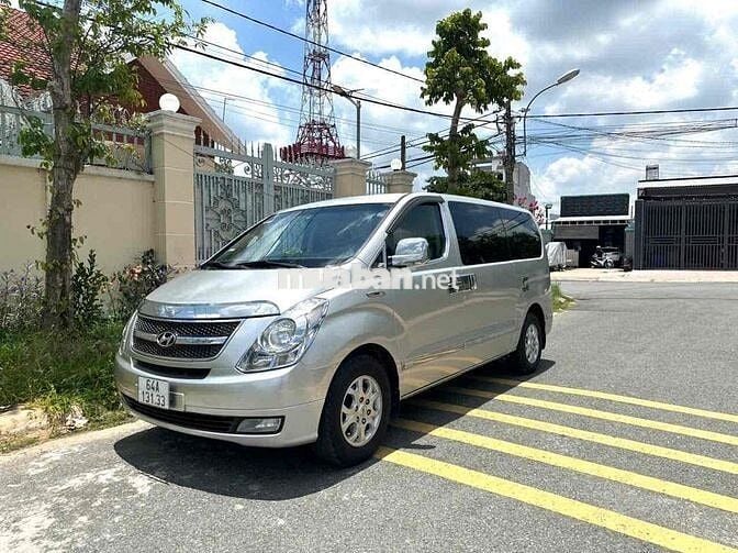Hyundai Grand Starex 2011 2.5 MT - 180000 km