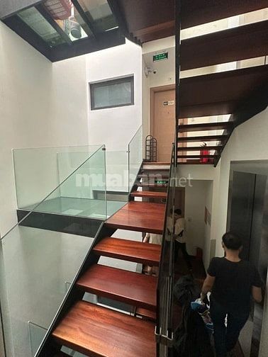 Chính chủ bán toà nhà 7 tầng phân lô phố liễu giai quận ba đình hà nội