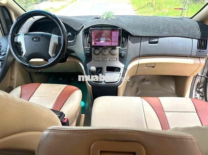 Hyundai Grand Starex 2011 2.5 MT - 180000 km
