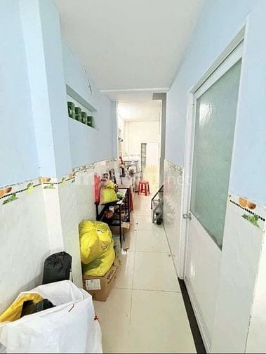 Nhà Đẹp Góc 2MT HXH Lạc Long Quân, 46m2, 4PN, 2WC, 5tỷ
