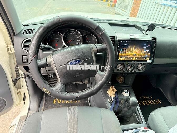 Ford Everest 2015 2.5L 4x2 MT - 81000 km
