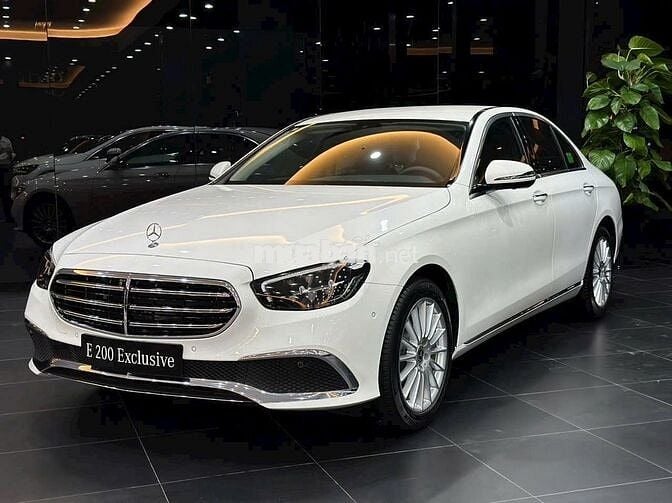 Mercedes Benz E Class 2023 E200 Exclusive FL V1
