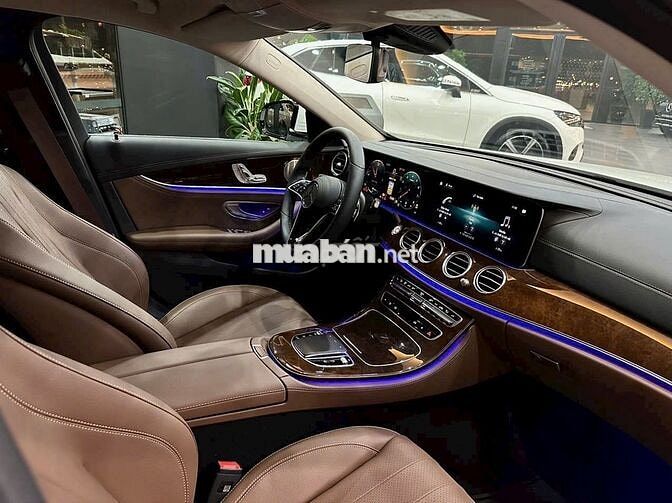 Mercedes Benz E Class 2023 E200 Exclusive FL V1