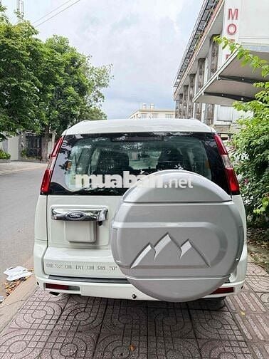 Ford Everest 2015 2.5L 4x2 MT - 81000 km