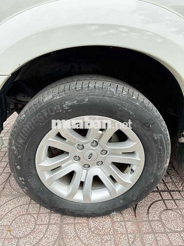Ford Everest 2015 2.5L 4x2 MT - 81000 km