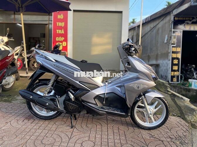 🌟Bán AirBlade.2019.125Fi.khoá ga bạc đen chính chu