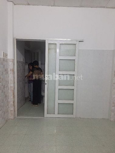CHO THUÊ NHÀ GẦN CHỢ HÒA BÌNH, Q5 - DT 3m x 7m, nở hậu 4.7m
