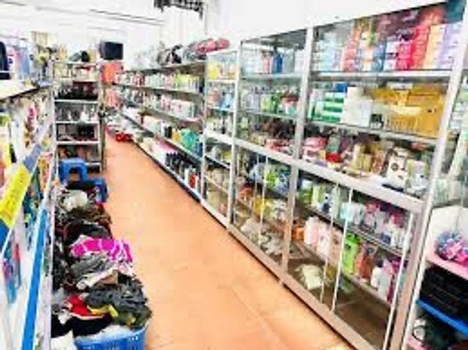 Cửa hàng Family Maảt cần gấp 1 chị tạp vụ+ 2 em bán hàng