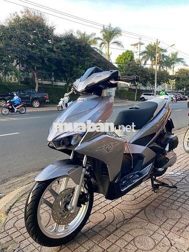 🌟Bán AirBlade.2019.125Fi.khoá ga bạc đen chính chu
