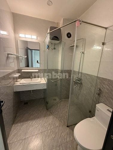 Cho thuê nhà mặt phố Trương Định: 80m2, 5 tầng, thang máy, nhà mới