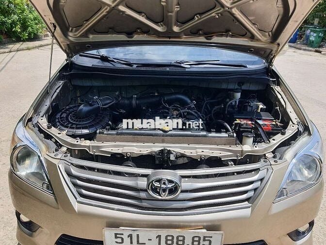 Toyota innova 2.0E 2013 MT