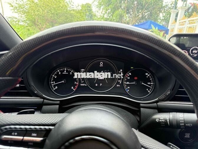 Mazda 3 2022 1.5L Sport Premium - 18000 km
