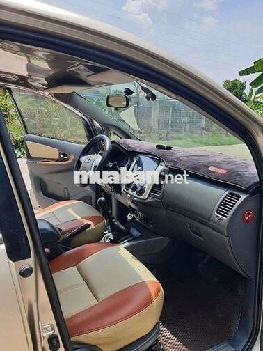 Toyota innova 2.0E 2013 MT