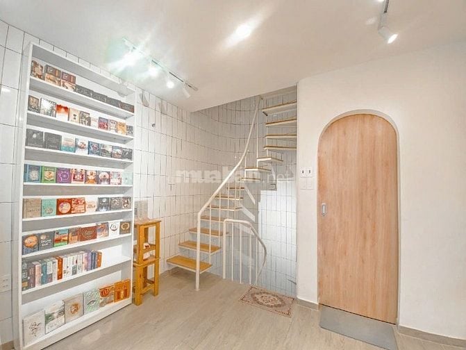 Cho thuê mặt tiền đường 1 trệt 1 lầu Quận 3