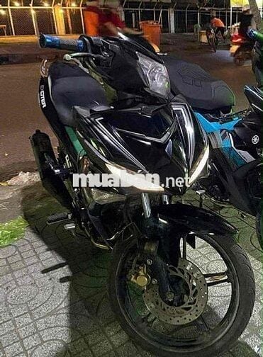 cần bán chiếc ex150 màu đen ai cần ib