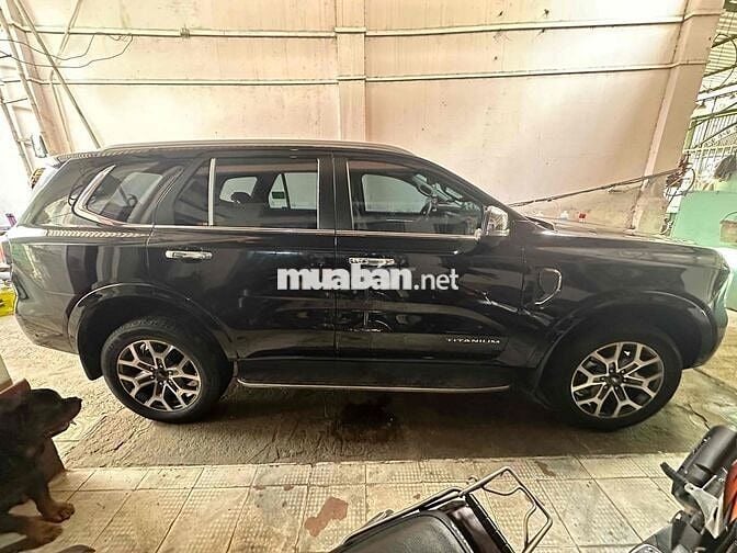 Ford Everest 2024 Titanium+ 2.0 AT 4x4 - 3000 km