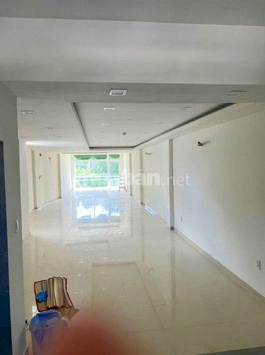 Bán nhà mặt tiền Quốc Hương, Thảo Điền, 120m², hầm 4 tầng, giá 60 tỷ