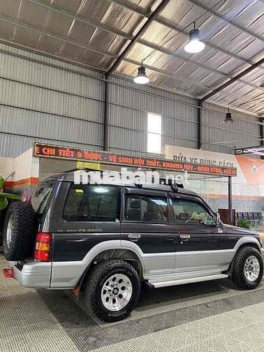 Mitsubishi Pajero 7 chỗ, 2 cầu số sàn, chính chủ