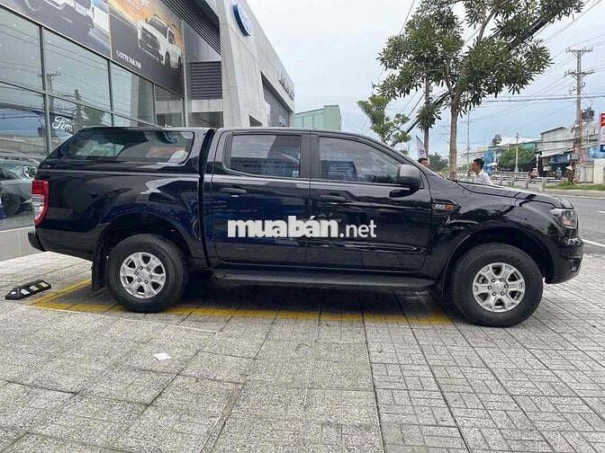 Ford Ranger 2021 XLS MT. Trả trước 180tr nhận xe