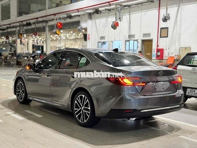 Toyota Camry 2025 2.5HEV TOP 2025 - 27 km