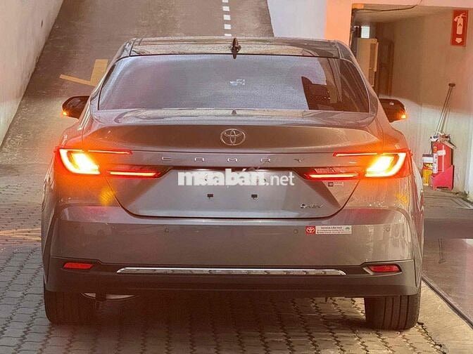 Toyota Camry 2025 2.5HEV TOP 2025 - 27 km