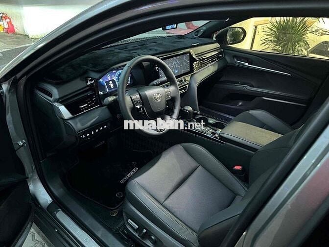 Toyota Camry 2025 2.5HEV TOP 2025 - 27 km