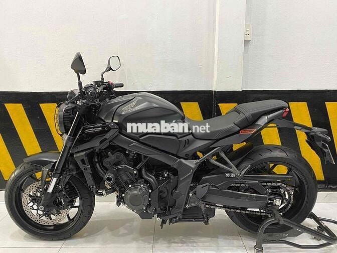 Cb650r 2023 full black chính chủ mua mới 2/2024