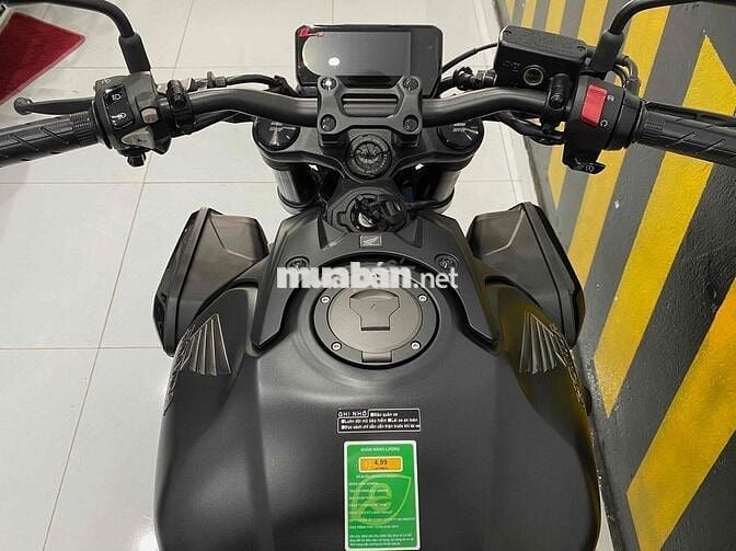Cb650r 2023 full black chính chủ mua mới 2/2024