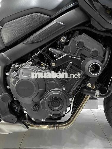 Cb650r 2023 full black chính chủ mua mới 2/2024