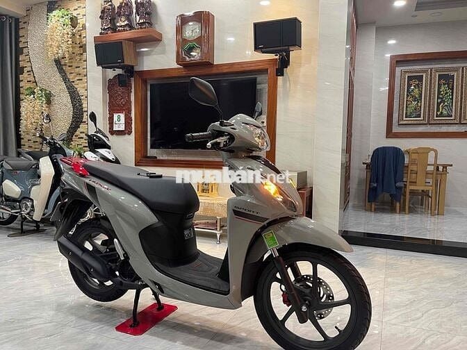vision xám xi măng ĐK 24-7-25 SD 124km mới 99,9%