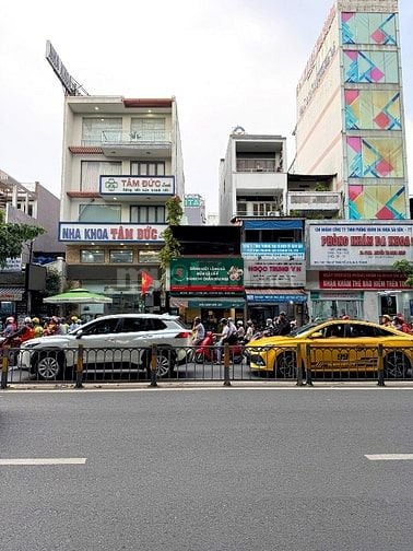 BÁN NHÀ 2 MẶT TIỀN TRƯỚC VÀ SAU : 138 LÝ THÁI TỔ  - P. 2 