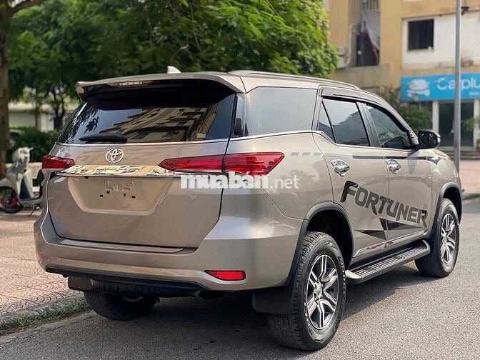 Toyota Fortuner 2.4AT 4x2 sx 2022 máy dầu